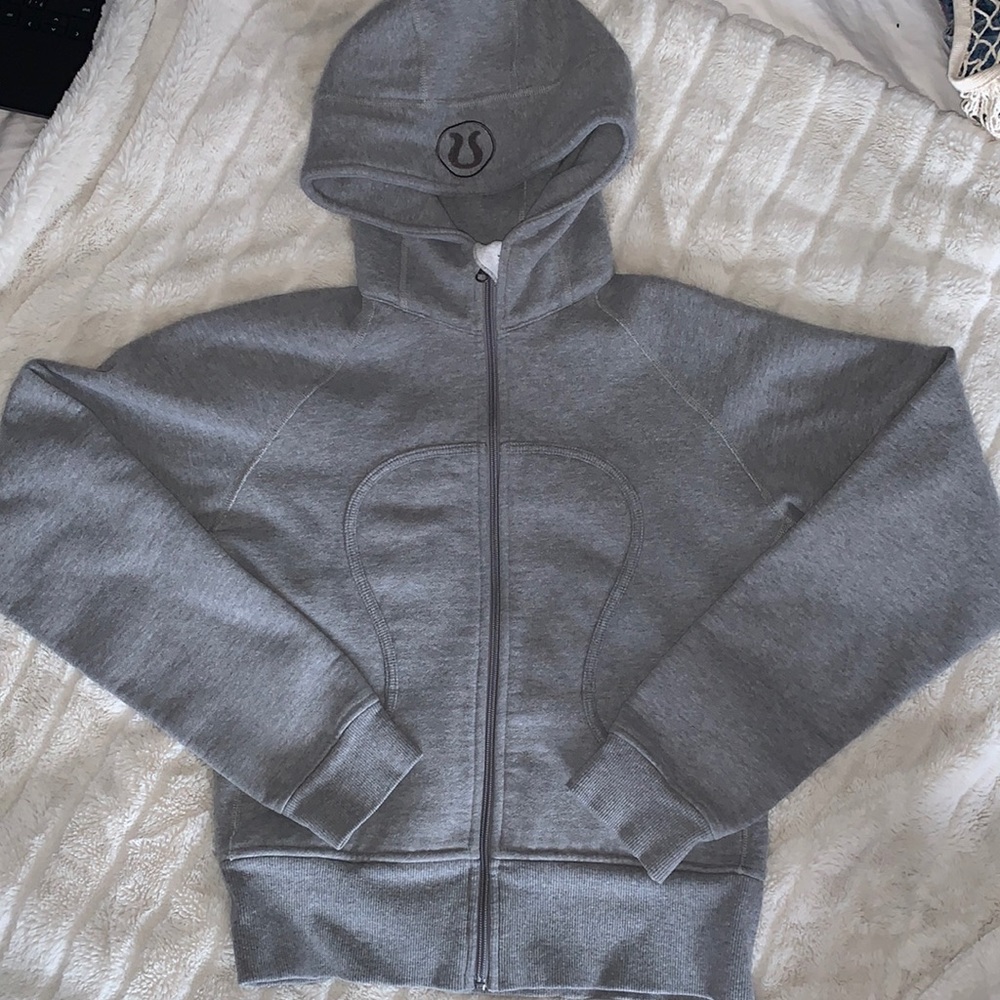 Lululemon Grey Scuba Hoodie! size 4-6